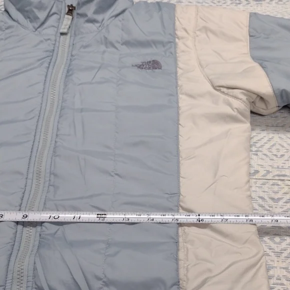 The North Face Women's Blue and Cream Ski Jacket ,Hikin,Snow. - Picture 13 of 16